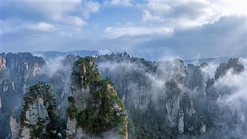 《峰林仙境》