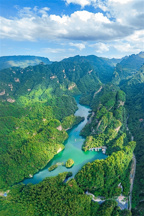 《秀丽山水》