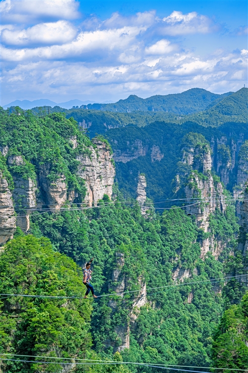 《峰峦之间 扁带展技》