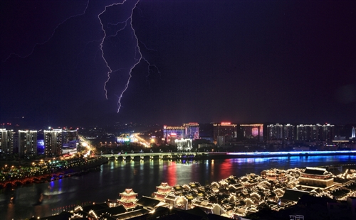 秋雨欲来润庸城