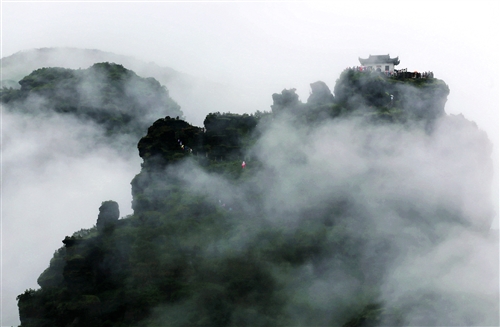 云雾缭绕梵净山